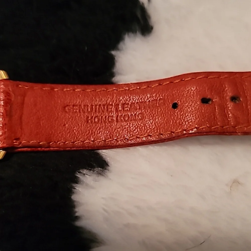 Vintage 80's L.A.‎ Gear Goldtone Watch Red Leather Band New Battery